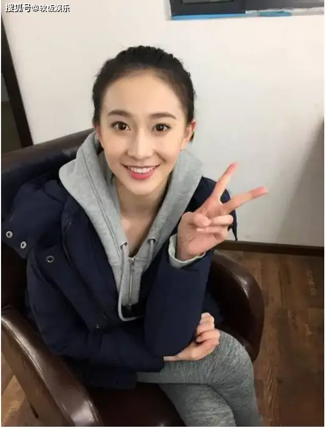 游泳世界冠军官宣恋情了吗_丁汇宇恐怖游泳官里游泳图片_王子文吴永恩官宣恋情