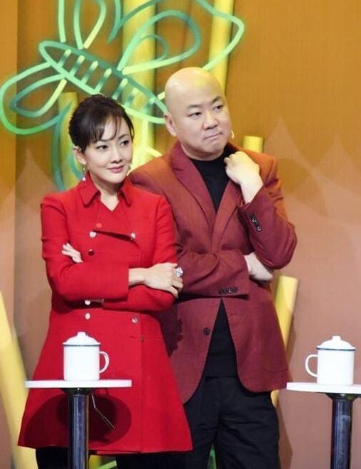 游泳游泳教学视频_游泳女冠军表情视频_张国立游泳冠军视频