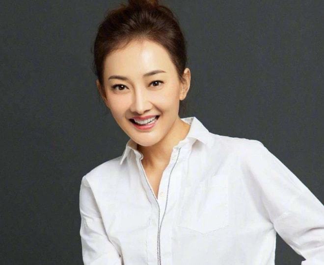 游泳女冠军表情视频_张国立游泳冠军视频_游泳游泳教学视频