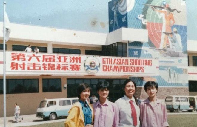 游泳女冠军表情视频_张国立游泳冠军视频_游泳游泳教学视频