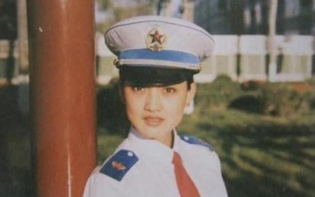 游泳游泳教学视频_游泳女冠军表情视频_张国立游泳冠军视频