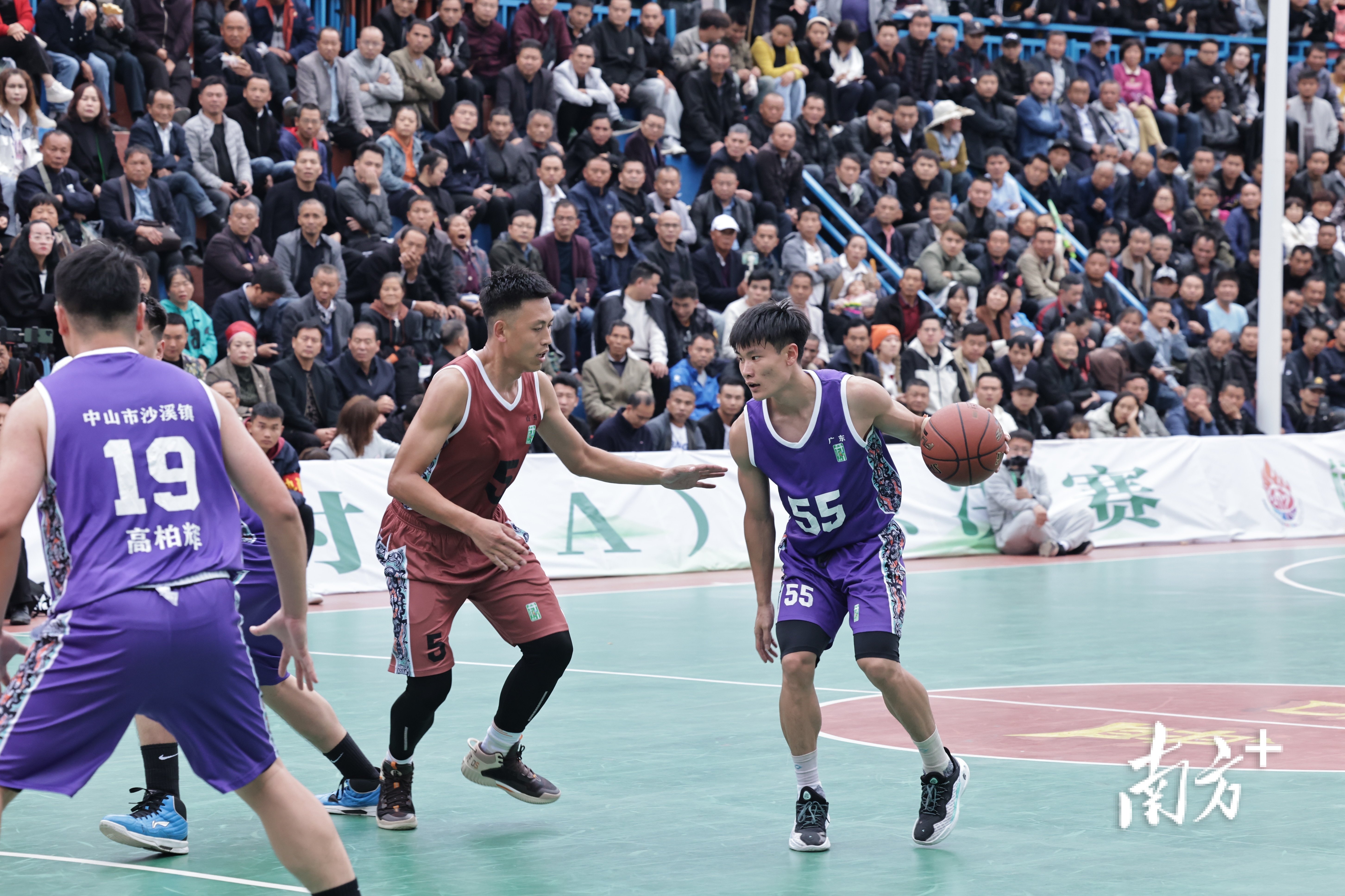 篮球队冠军_足球与篮球均获得过全国联赛冠军_篮球全国冠军是谁
