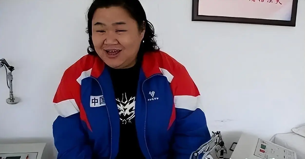 奥运会举重冠军父母反应_奥运举重冠军能得多少钱_奥运举重冠军生活窘迫