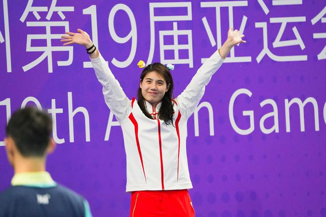 张雨霏杭州亚运女子100米蝶泳夺冠 三枚