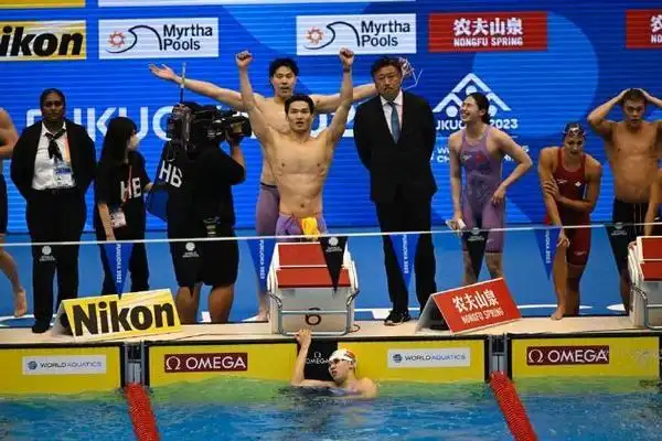 中国游泳队闪耀世界大学生运动会 张雨霏李冰洁领衔狂揽18金2铜